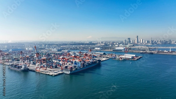 Fototapeta 港湾コンテナヤードのドローン空撮