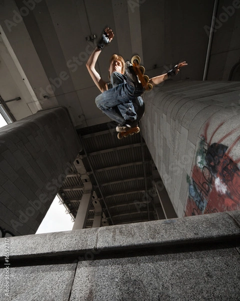 Fototapeta Jumping rollerskater