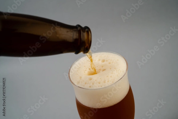 Obraz ビールを注ぐ