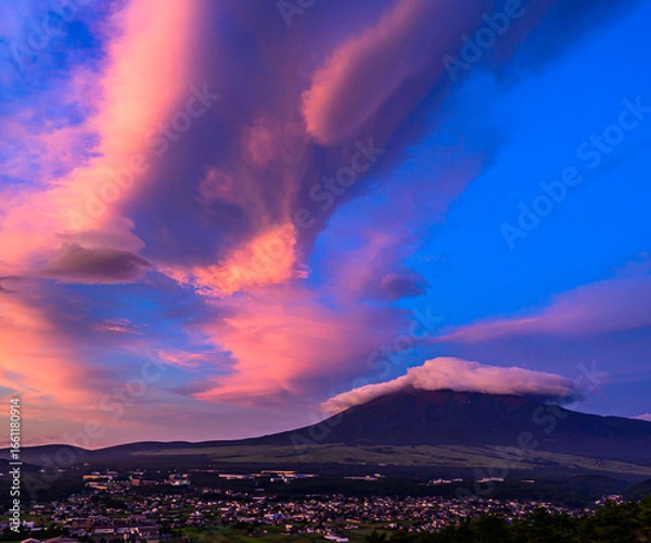 Obraz 忍野村から富士山と朝焼け