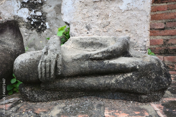 Obraz  Hand of ancient damage buddha statue at Wat Hahathat in Ayutthaya, Thailand.