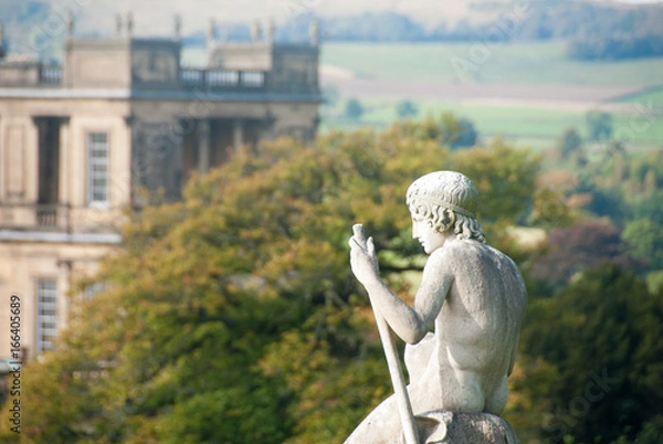 Obraz Statue Overlooking Stately Garden