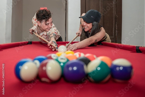 Fototapeta couple playing pool