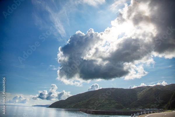 Obraz 爽やかな空気に包まれた早朝の夏の海。