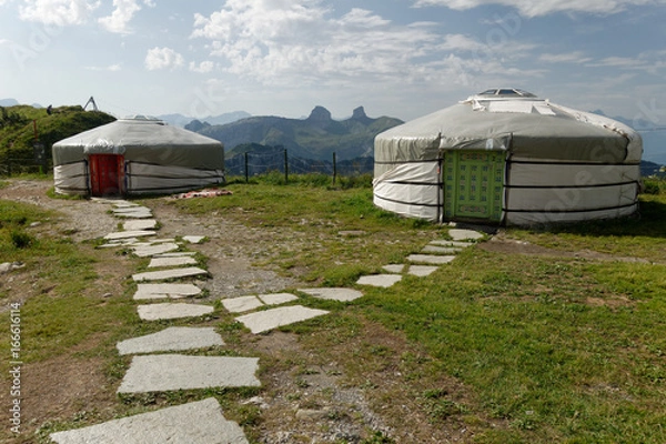 Obraz Yourtes en montagne