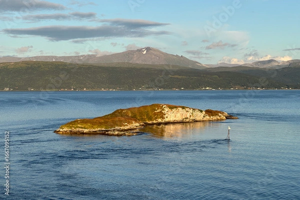 Fototapeta View from a cruise ship in the beautiful Kaldfjorden