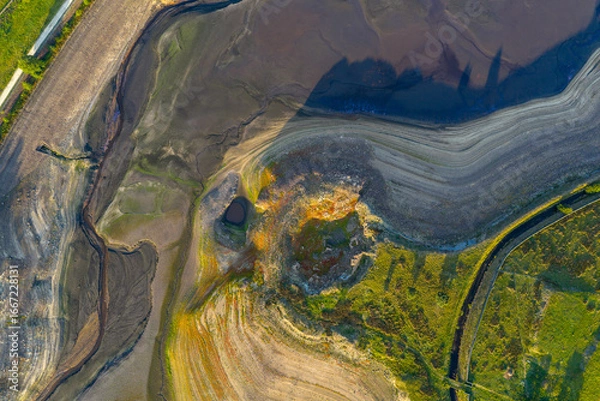 Fototapeta Aerial View of a Drought-Affected Reservoir in Derbyshire