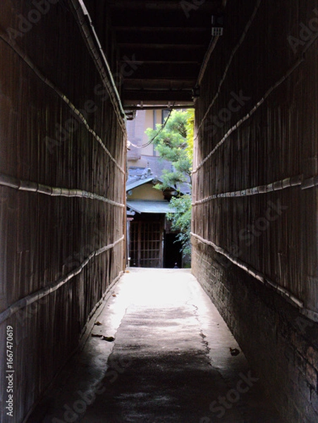 Obraz 京都・清水寺近くの観光スポット参寧坂（三年坂）の路地裏にあるお宿