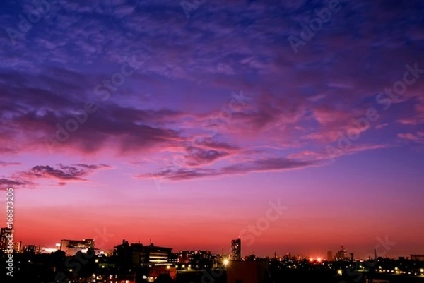 Obraz 幻想的なマジックアワーと街並み