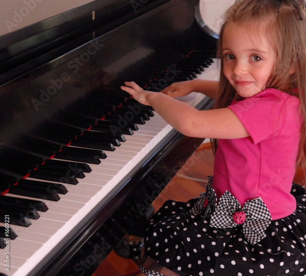 Fototapeta playing piano