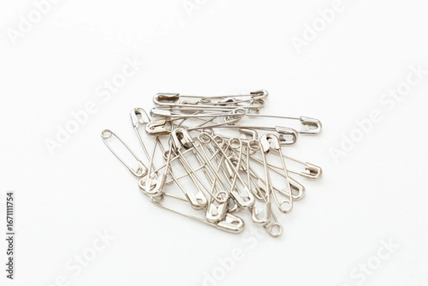 Obraz 安全ピン　白バック