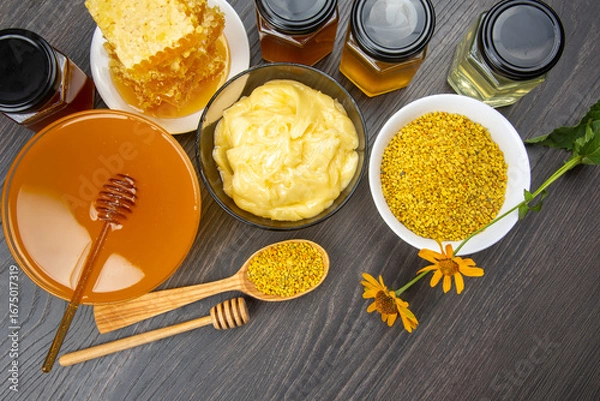 Fototapeta Exploring the natural benefits of honey and bee products for health and wellness