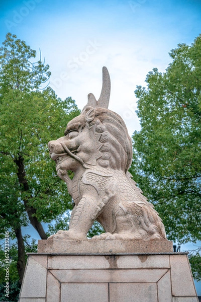 Obraz statue of a lion in rome