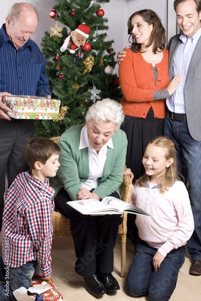 Obraz großmutter liest vor