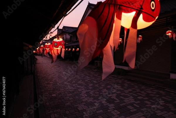 Fototapeta 点灯された柳井市の金魚提灯