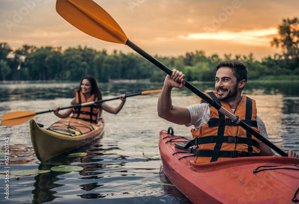 Obraz Para podróżująca kajakiem