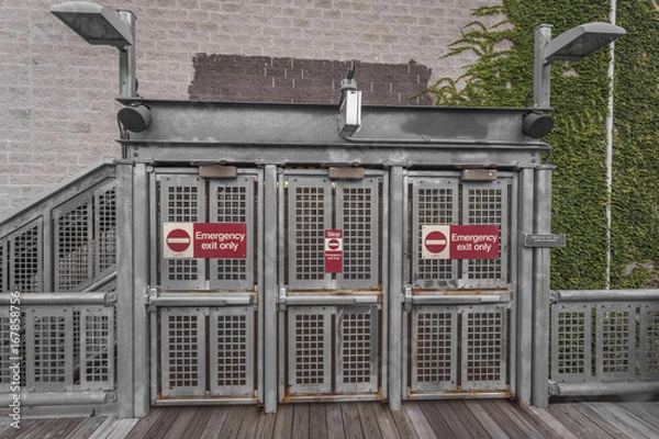 Obraz Exit gates from an elevated subway