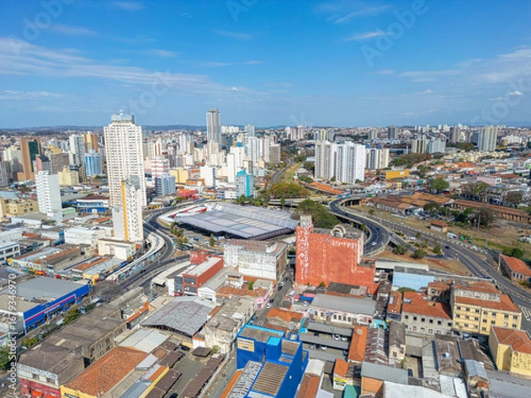 Fototapeta Imagem aérea da região do Terminal Central de ônibus na cidade de Campinas, Sâo Paulo em 2025.