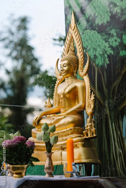 Obraz Beautiful golden Buddha statue enshrined in Thailand