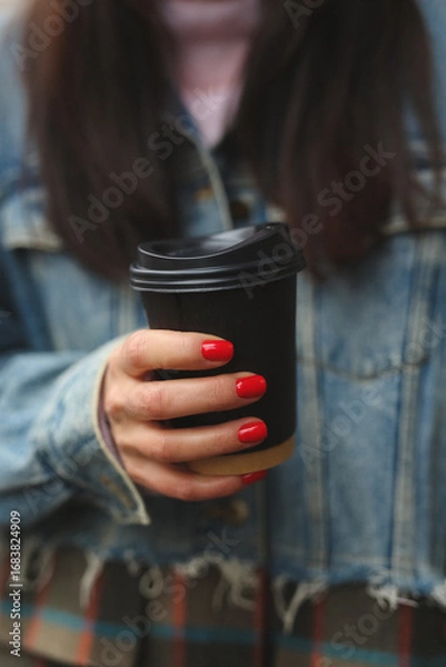 Obraz young woman drinking coffee