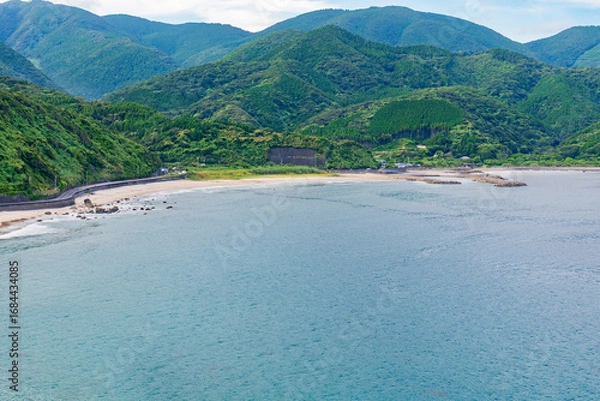 Fototapeta 青い海と砂浜が広がる自然豊かな恋ヶ浦の風景（宮崎県串間市）