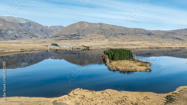 Fototapeta Drone view  of Lake Clearwater from the circuit track around the lake