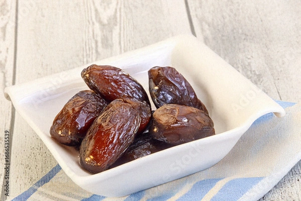 Obraz dates on a wooden table