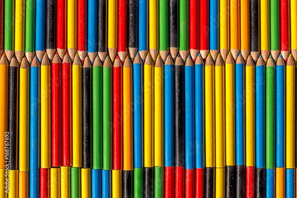Fototapeta Fond multicolore fait à partir de crayons de couleurs rangés