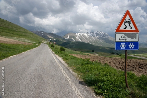 Fototapeta ountain Pass Road