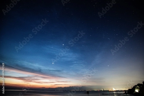 Fototapeta 高岡市、雨晴より眺める富山湾の夜明け