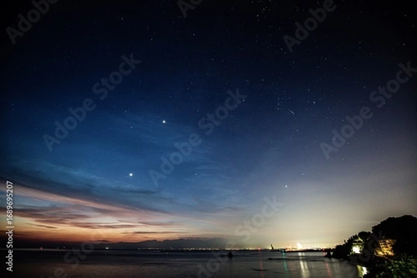 Fototapeta 高岡市、雨晴より眺める富山湾の夜明け