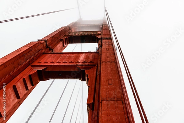 Fototapeta Most Golden Gate - mgła z bliska