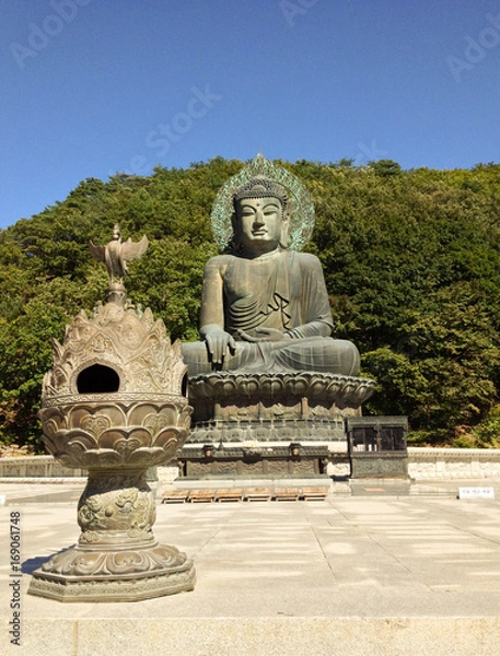 Fototapeta Large Korean Buddha statue, in Seoraksan National Park, South Korea