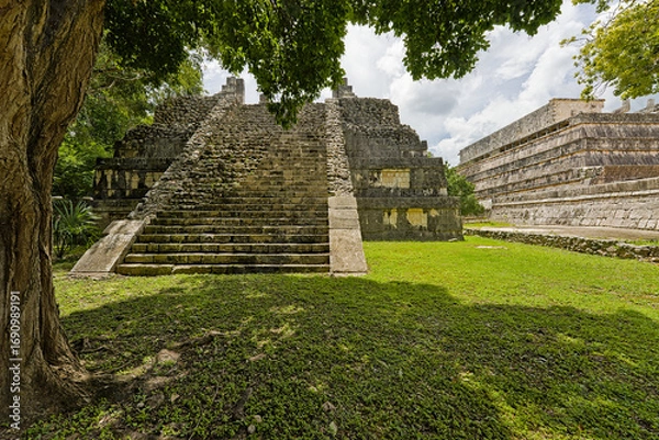 Obraz A smaller pyramid at Chichen Itza