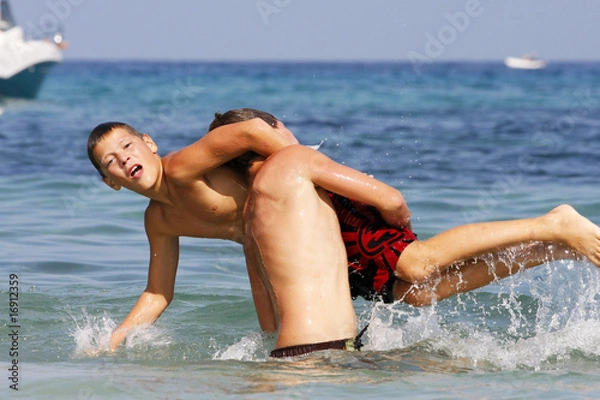 Fototapeta bataille dans l'eau