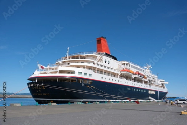 Fototapeta 客船日本丸（利尻島にて
