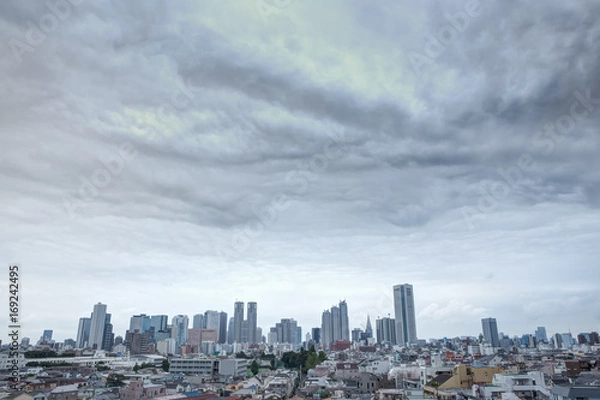 Obraz 【東京・新宿】高層ビル・曇り空