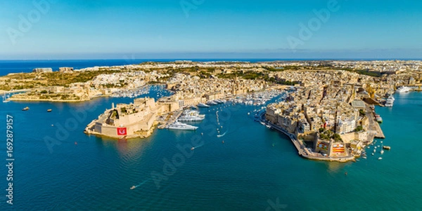 Obraz Drone view of famous old Three Cities—Senglea, Birgu and Bormla cities. Malta island