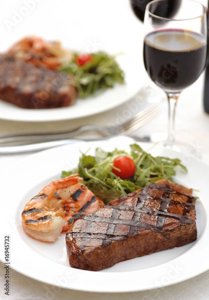 Fototapeta Grleed sirloin steak and shrimps