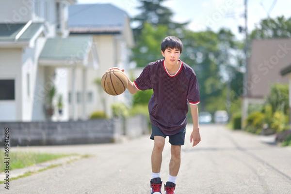 Obraz バスケットの練習をする男子中学生