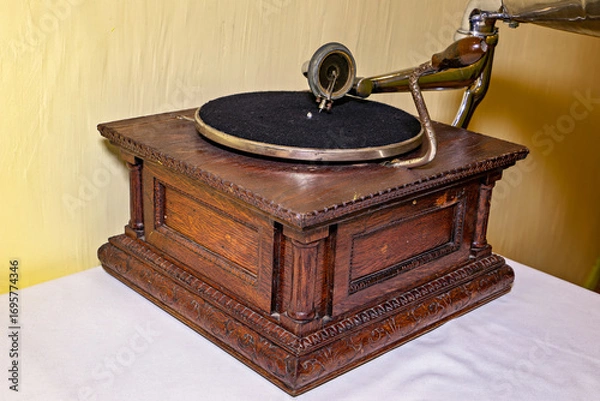 Fototapeta This is an image of an old-fashioned record player
