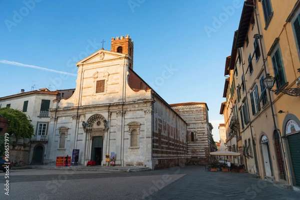 Fototapeta The church of San Giovanni in Lucca, Tuscany, Italy