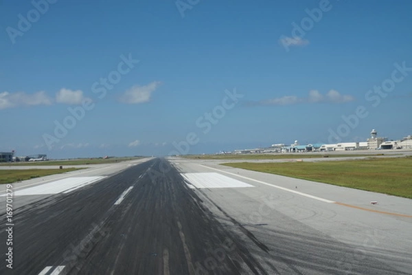 Fototapeta 那覇空港 滑走路