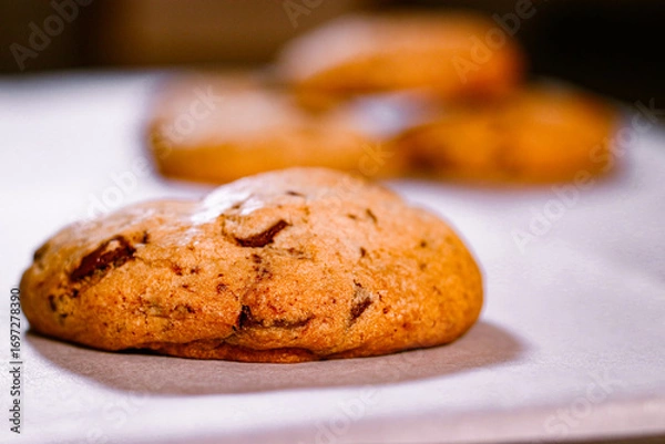 Obraz Chocolate chip cookies on table