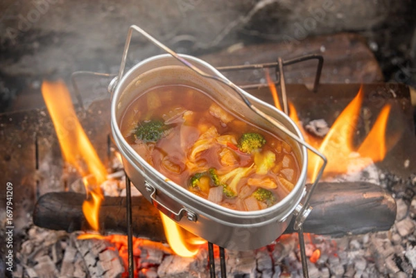 Obraz アウトドアで飯ごう　 campsites using a mess kit