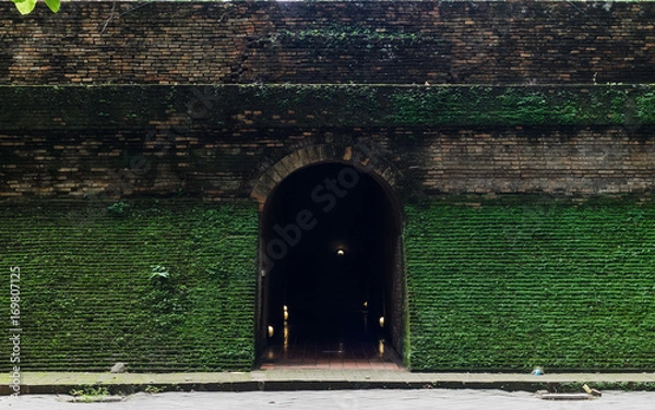 Obraz Entrance to tunnel of temple