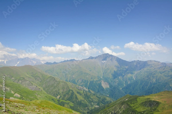 Fototapeta Beautiful Georgian Caucasus Landscape in Upper Svaneti  fonfonefonovyi riezhimkontiekstobrazovaniiepodghotovkapodopliokapriedposylkapriedystoriiaproiskhozhdieniiezadnii planзадний планконтекстобразова