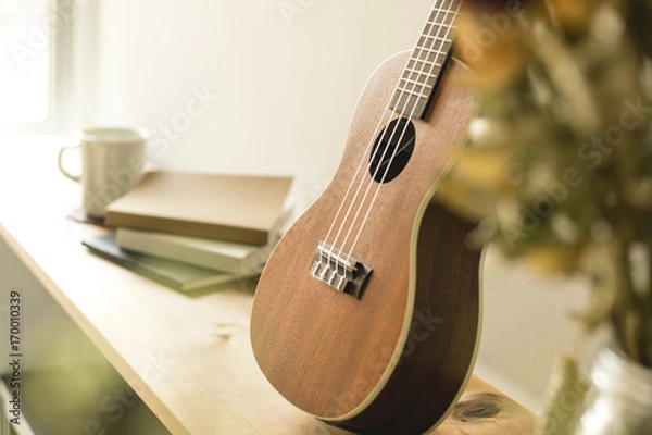 Obraz ukulele アンティーク調のウクレレ