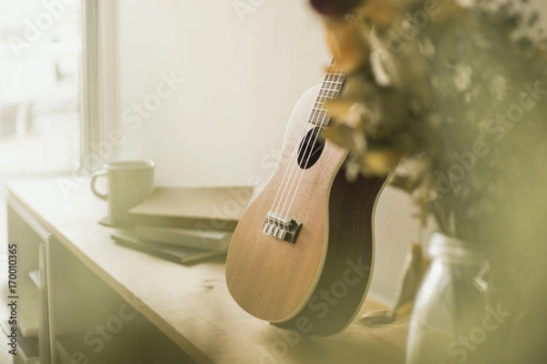 Obraz ukulele アンティーク調のウクレレ