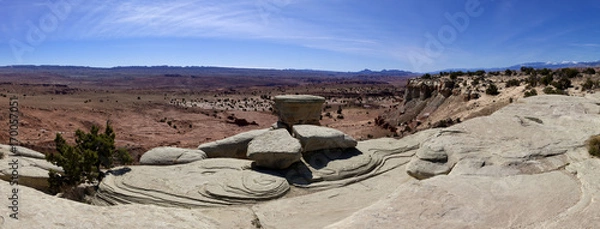 Fototapeta Pamoramic view of the San Rafael Reef in Emery County in central Utah, part of the Colorado Plateau. 